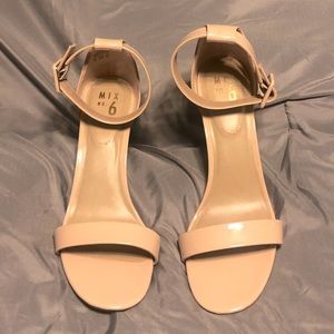 Mix No. 6 Lole Sandal Heel SZ 11
